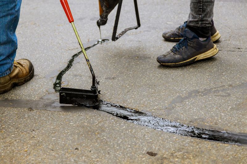 Hot Tar Driveway Sealing in Tampa, FL